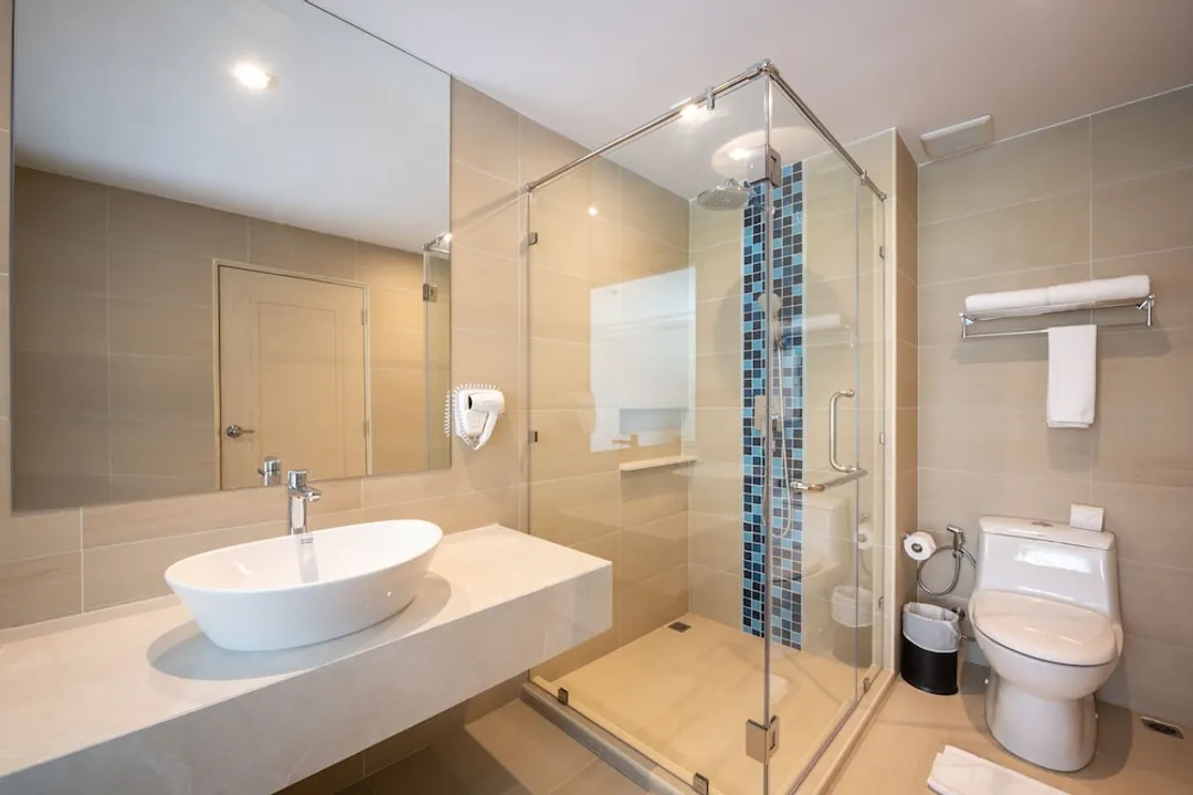 Seabed Grand Hotel Phuket-Deluxe Pool View Room-7
