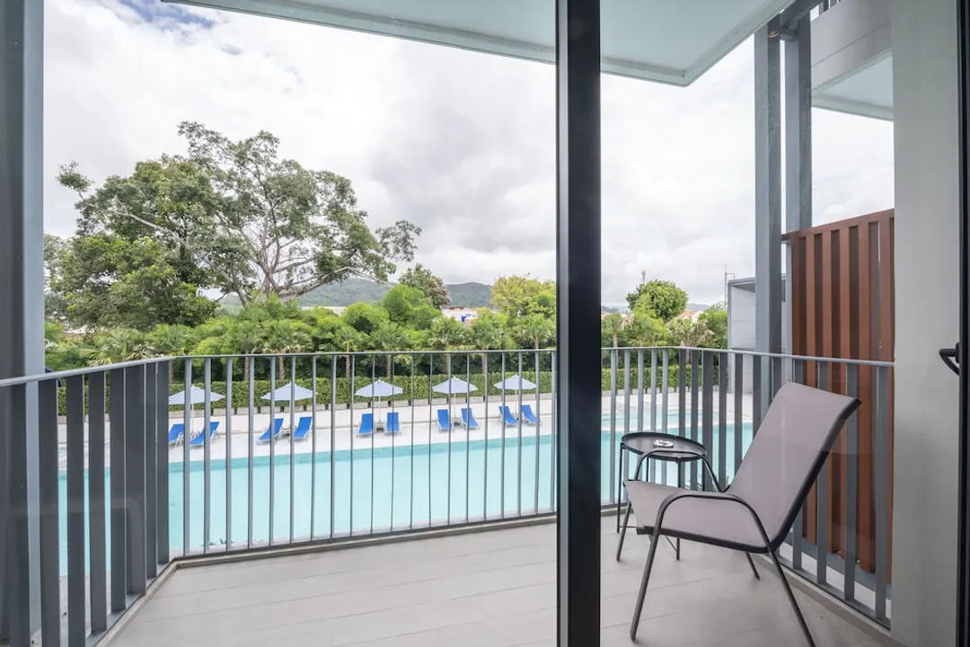 Seabed Grand Hotel Phuket-Deluxe Pool View Room-8