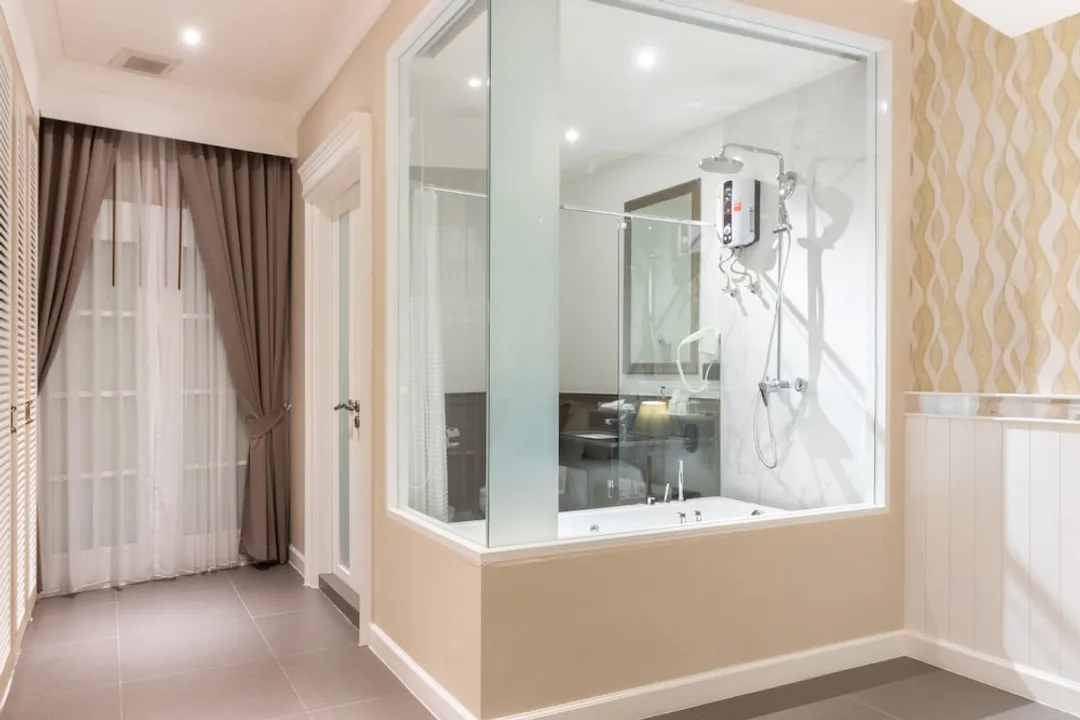 拉亞蘇拉翁曼谷飯店-Grand Deluxe bathtub with Artificial window-2