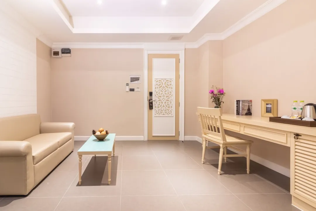 拉亞蘇拉翁曼谷飯店-Grand Deluxe bathtub with Artificial window-1