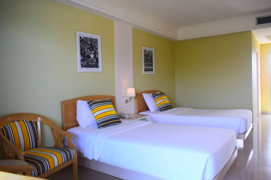 Seapine Beach Golf and Resort Hua Hin-豪華雙床房-1