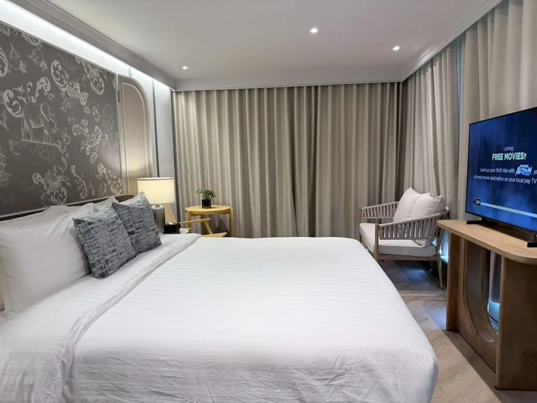 UHG의 쿼터 차오프라야-Deluxe River View with Balcony, King Bed-5
