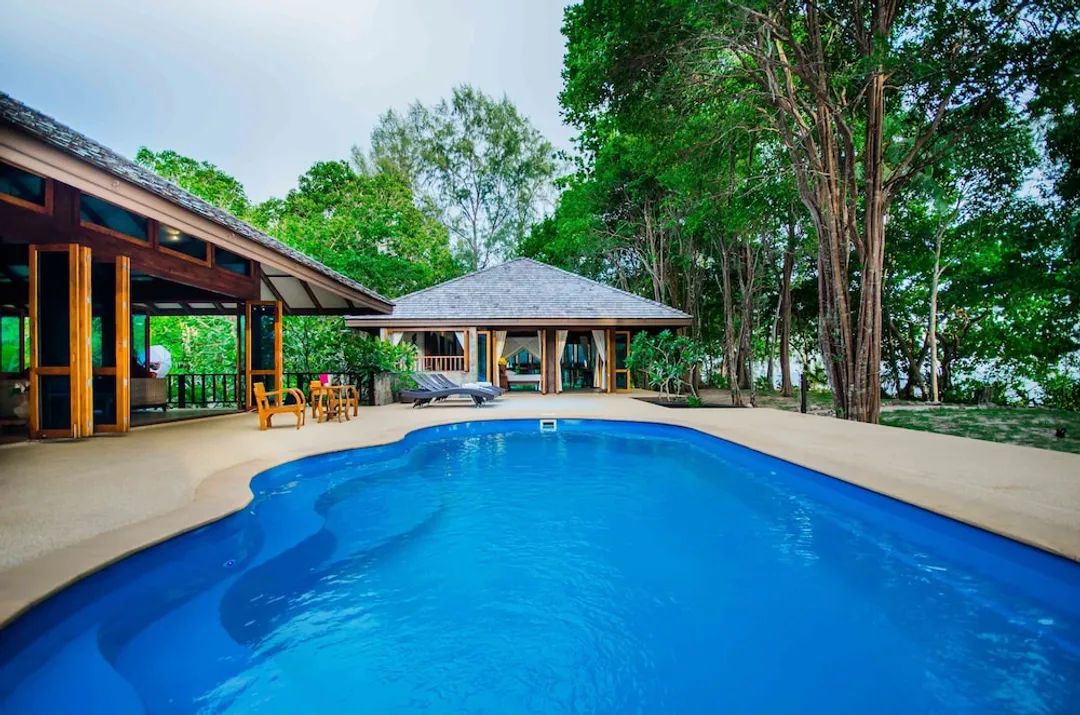 꼬줌 비치 빌라 “어 멤버 오브 시크릿 리트리츠”-Two-Bedroom Beachfront Pool Villa-9