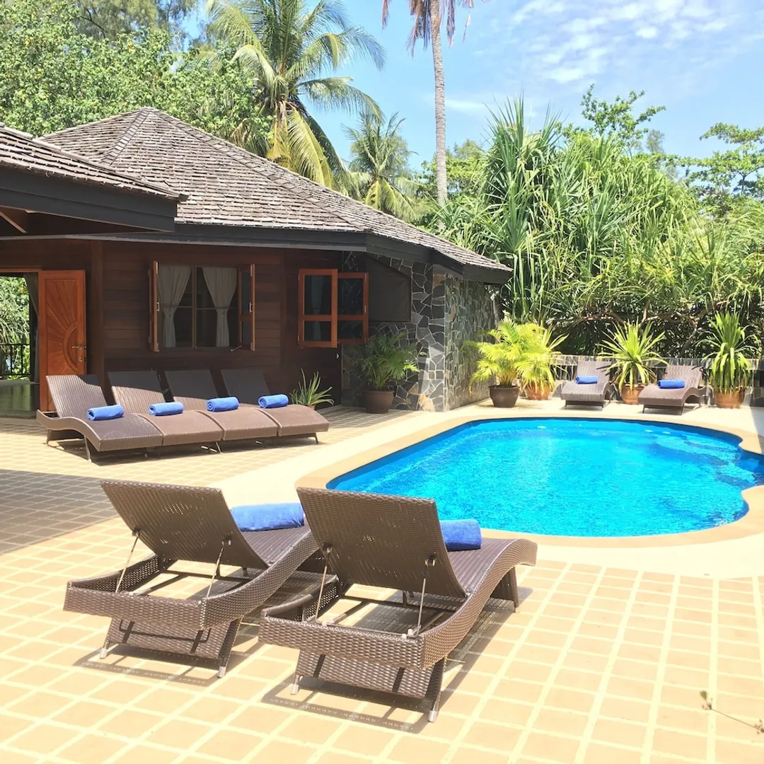 꼬줌 비치 빌라 “어 멤버 오브 시크릿 리트리츠”-Four Bedroom Beach Pool Villa-10