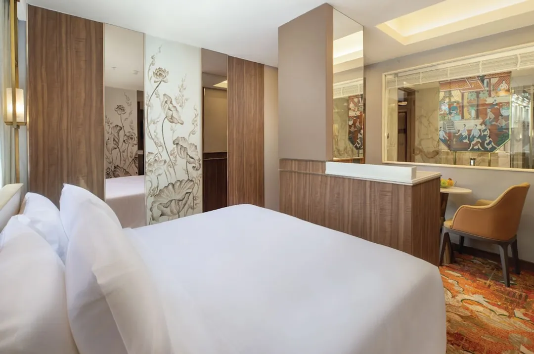 SAMALA Hotel Bangkok-Deluxe King Room-2