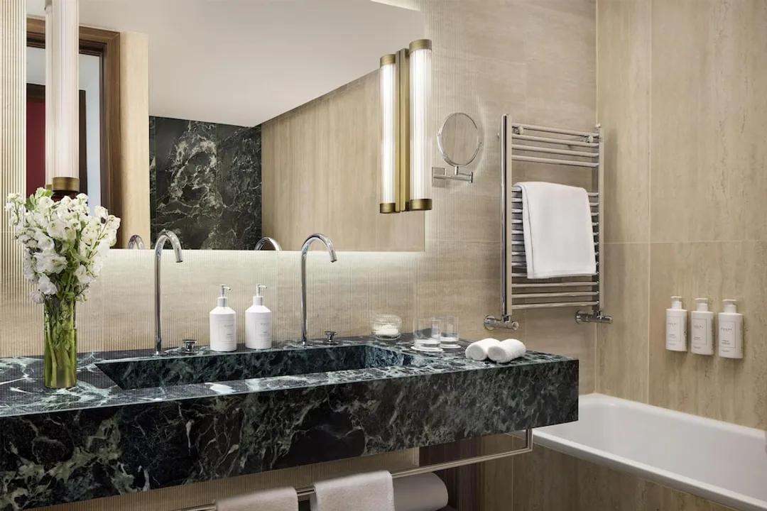 Tivoli President Milano Hotel-Suite (Duomo, Extra Bed 2 Adults + 1 Child)-5