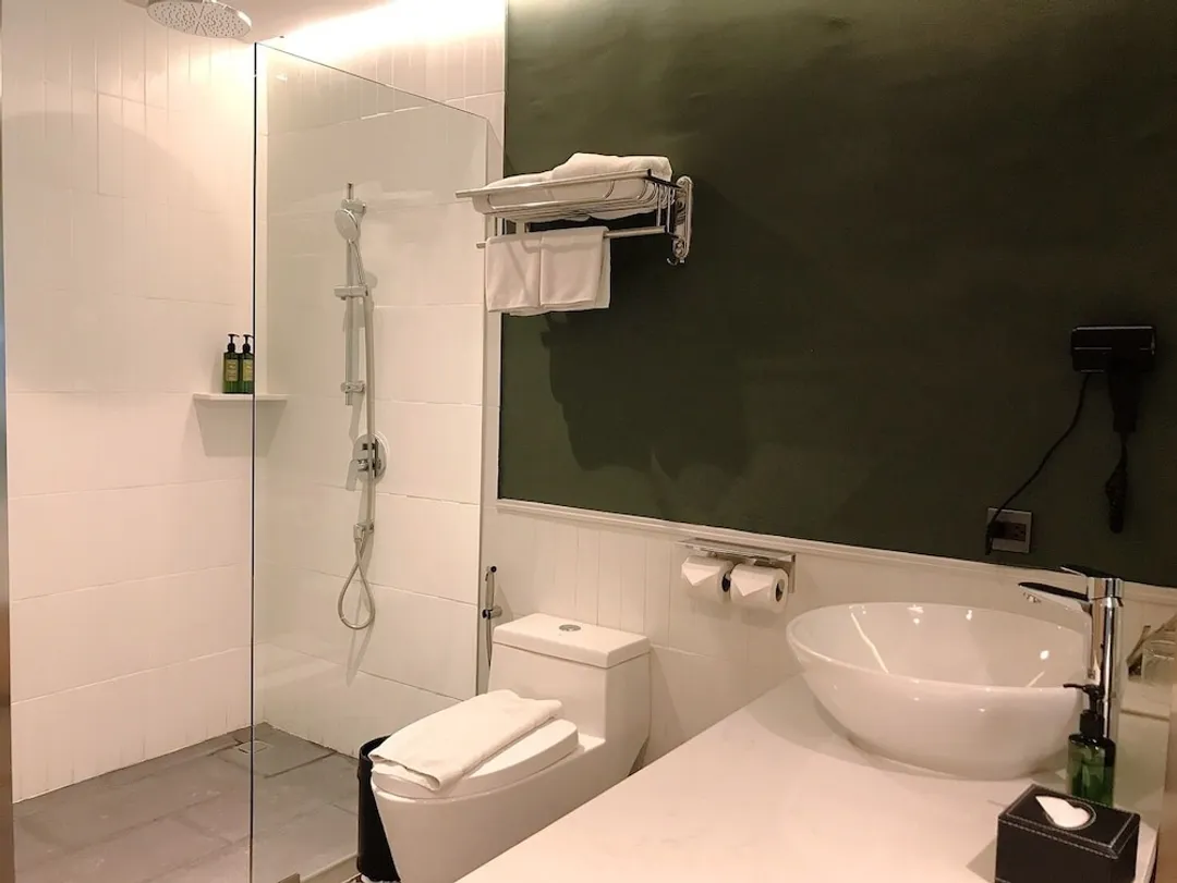 UHG의 쿼터 차오프라야-Standard Poolside Garden View, King bed - Ground Floor-8