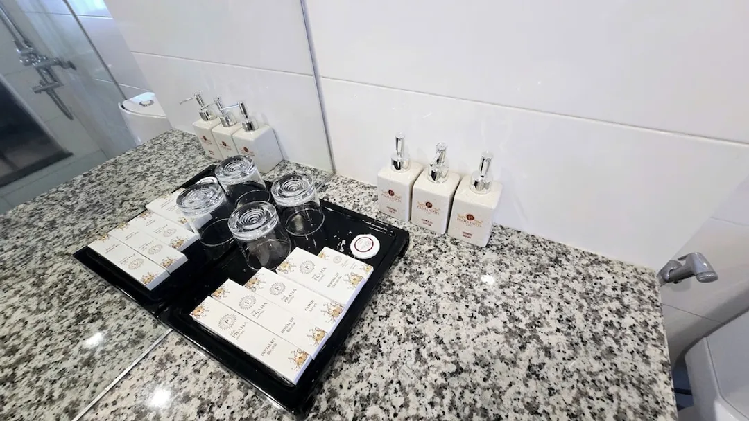 普拉哈酒店-华丽三人房-9