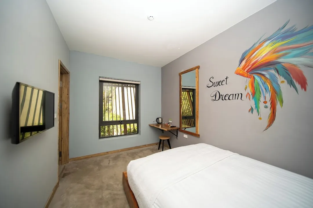 富國島 9 站青年旅舍-Deluxe Double Room with Window-2