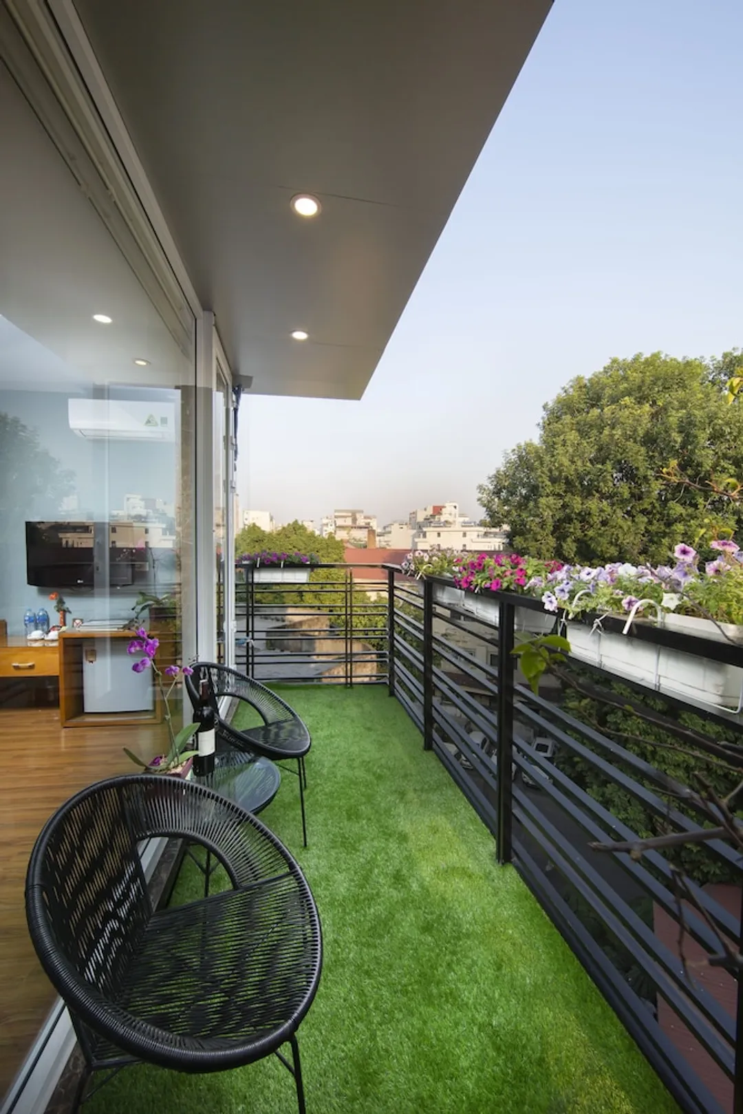 河內蓮花精品飯店-Connecting Rooms, Large Balcony City View-11