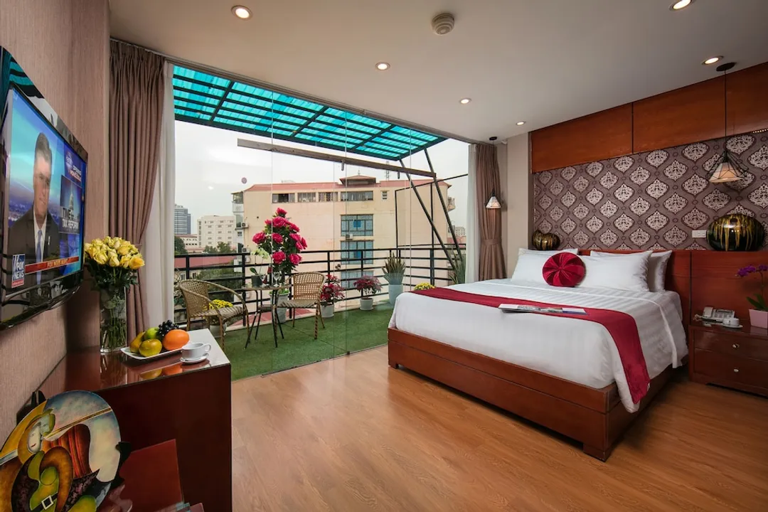 河內蓮花精品飯店-Connecting Rooms, Large Balcony City View-4