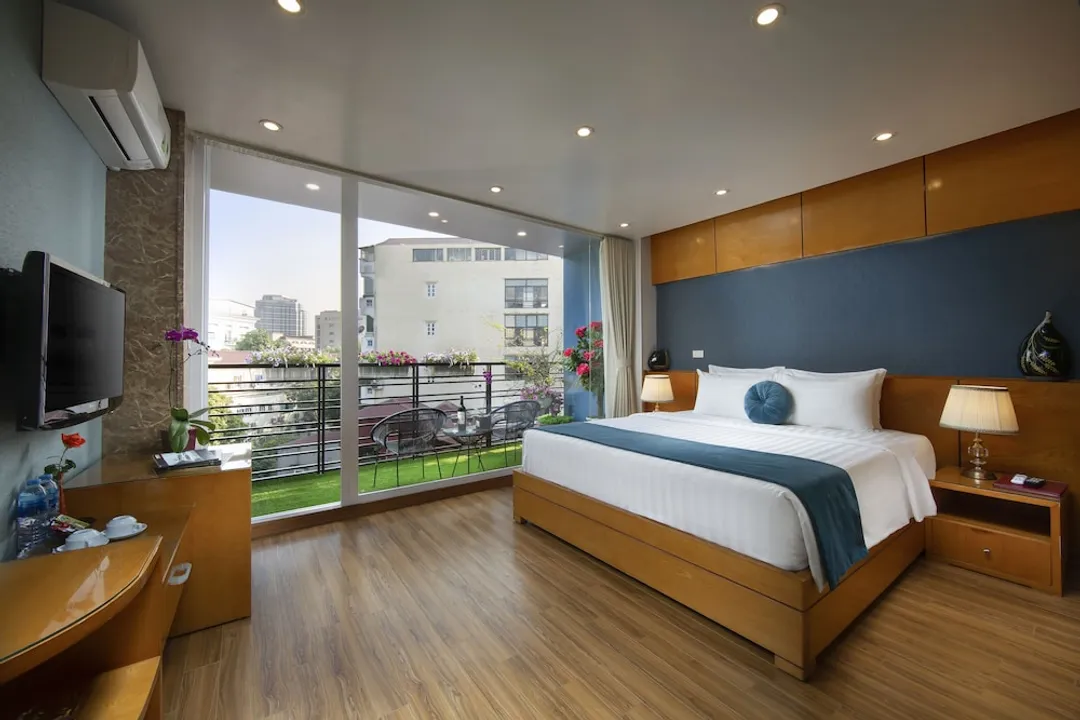 河內蓮花精品飯店-Connecting Rooms, Large Balcony City View-2