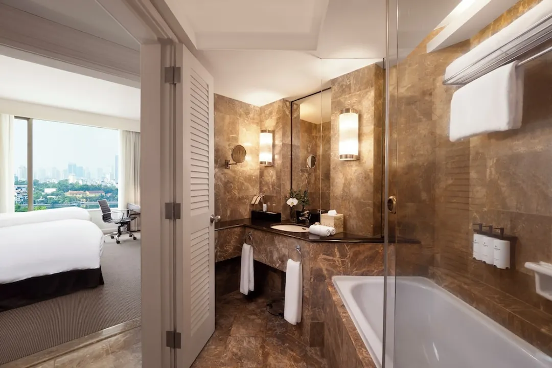 Pan Pacific Hanoi-Deluxe King or Twin Room, Lake View-4