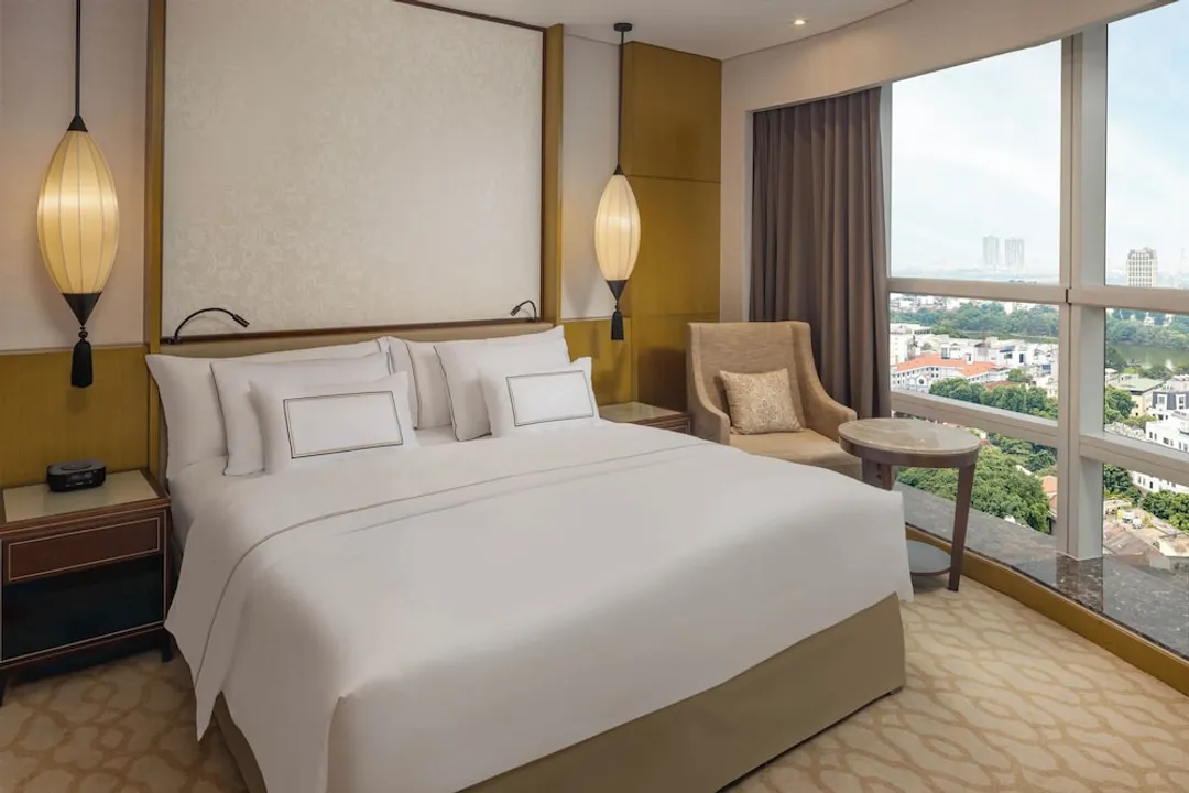 Melia Hanoi-Suite-1
