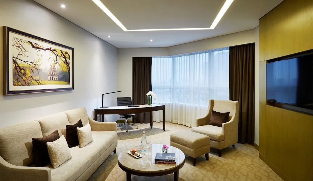Melia Hanoi-Suite-2
