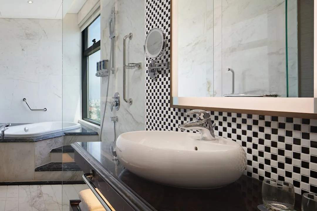 峴港喜來登福朋飯店-Deluxe Room, 1 King Bed, Ocean View, Balcony (Bathtub)-2