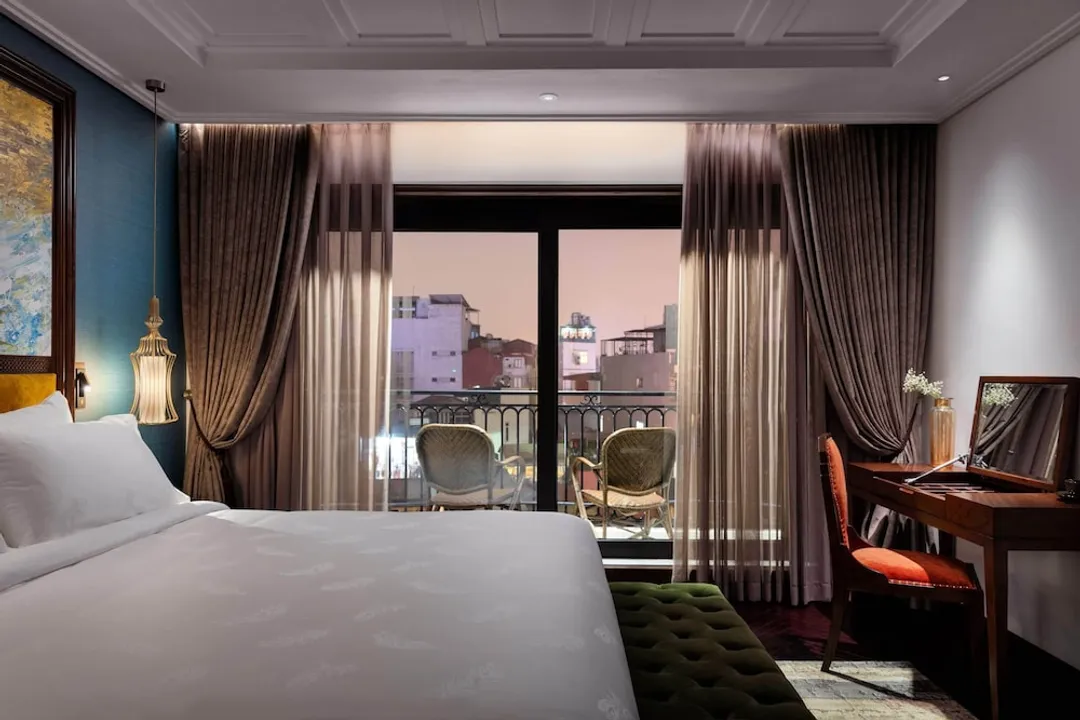 Peridot Grand Luxury Boutique Hotel-Grand Balcony Suite Room-1