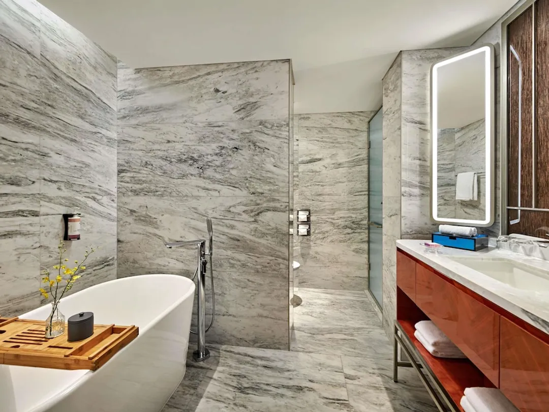 Movenpick Hotel Hanoi Centre-Deluxe Room, 1 King Bed (Complimentary Daily Chocolate Hour)-7
