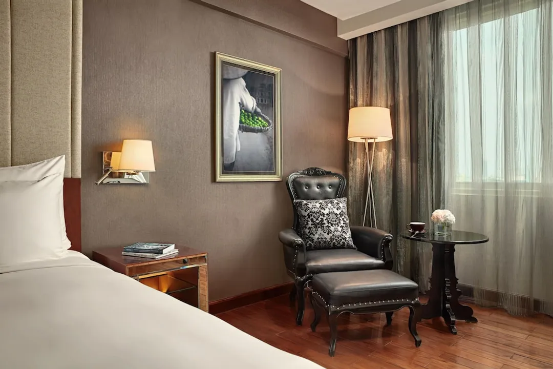 Movenpick Hotel Hanoi Centre-Classic Room, 1 King Bed (Complimentary Daily Chocolate Hour)-4