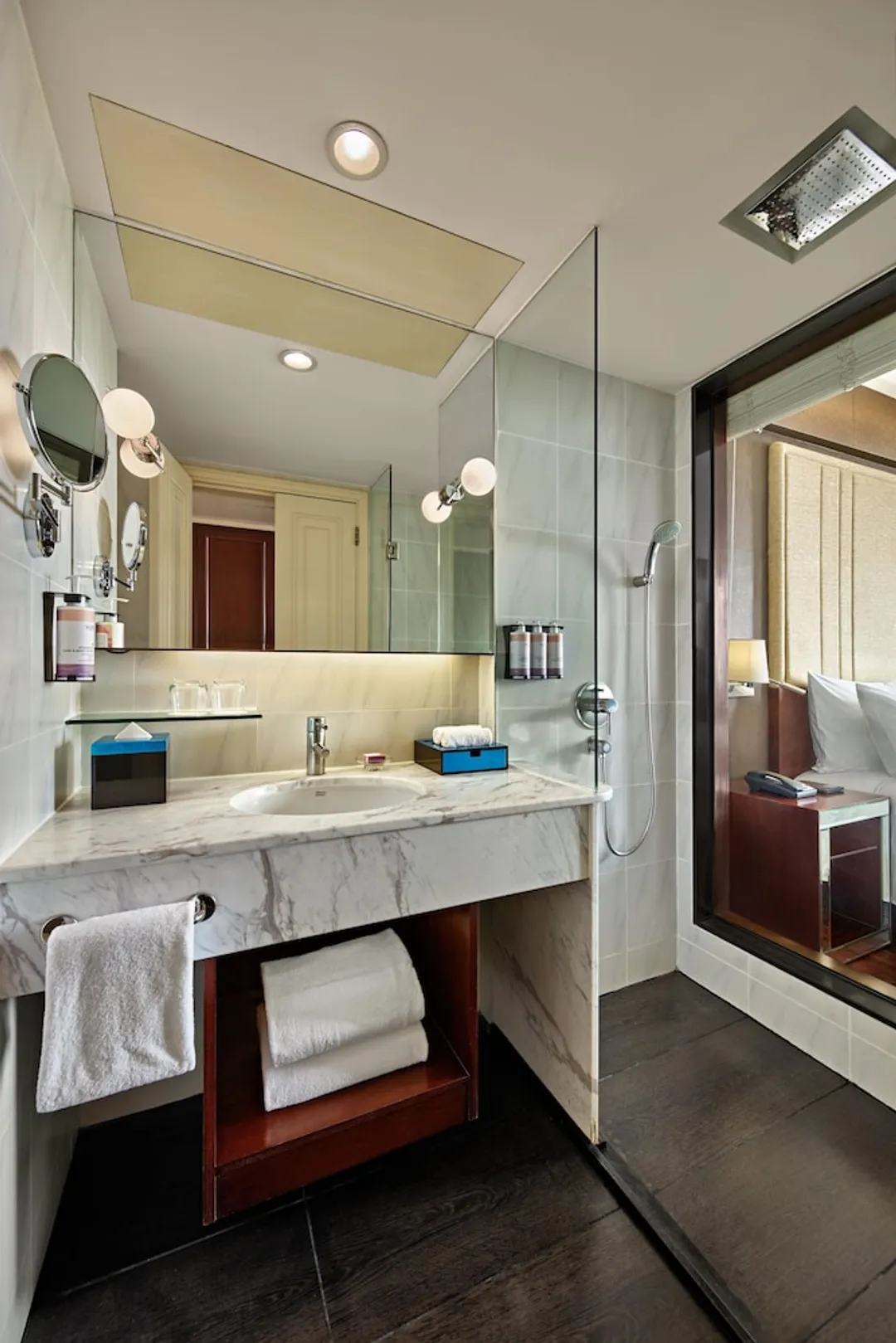 Movenpick Hotel Hanoi Centre-Classic Room, 1 King Bed (Complimentary Daily Chocolate Hour)-3