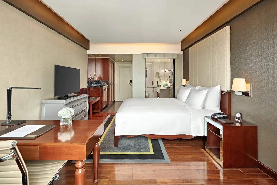 Movenpick Hotel Hanoi Centre-Classic Room, 1 King Bed (Complimentary Daily Chocolate Hour)-2