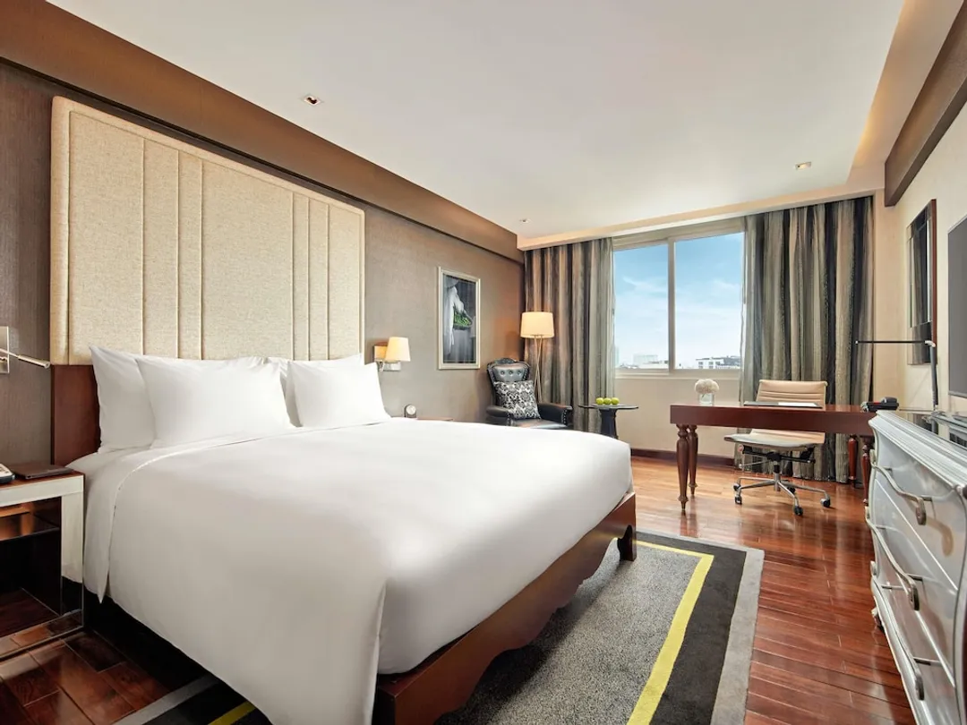 Movenpick Hotel Hanoi Centre-Classic Room, 1 King Bed (Complimentary Daily Chocolate Hour)-8