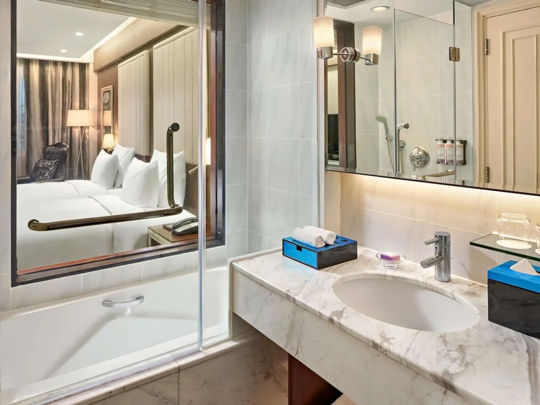 Movenpick Hotel Hanoi Centre-Classic Twin Room, 2 Twin Beds (Complimentary Daily Chocolate Hour)-8