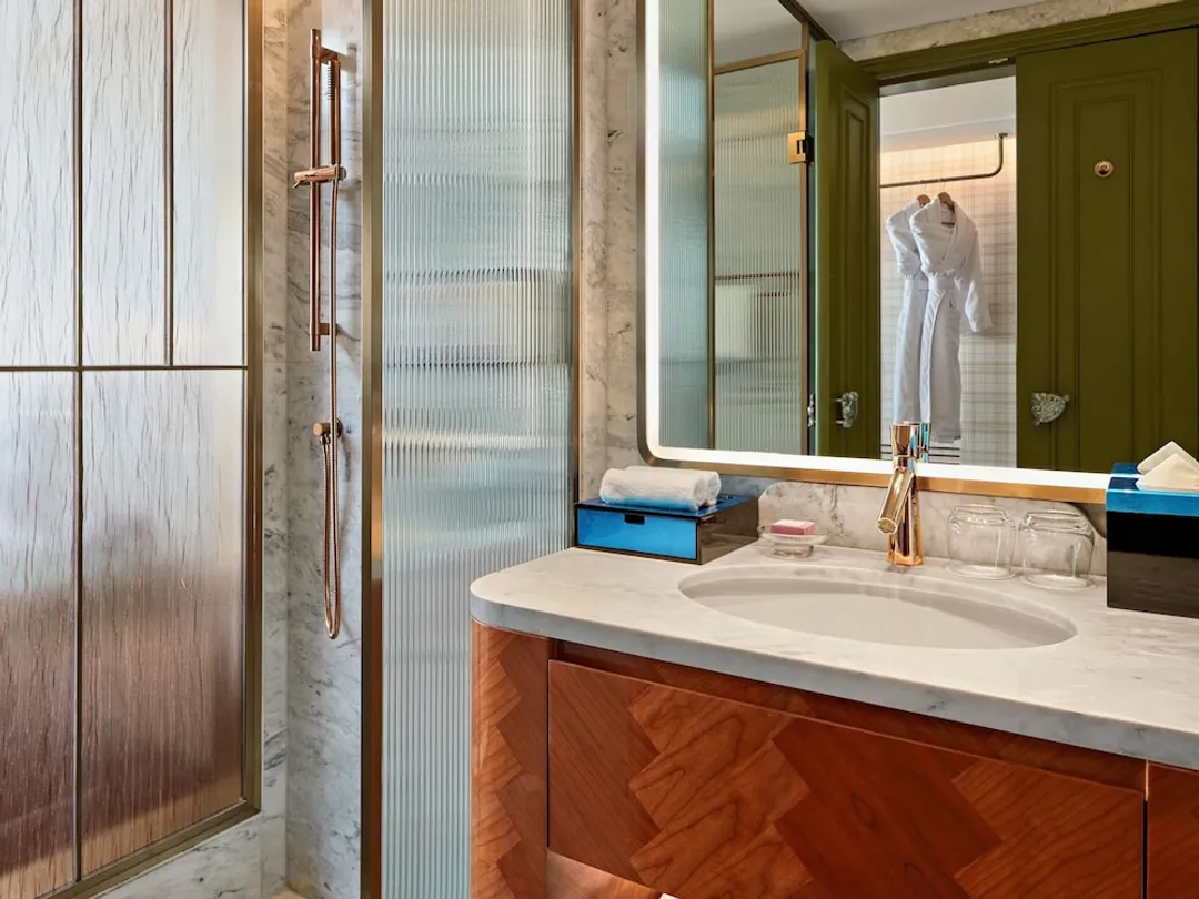 Movenpick Hotel Hanoi Centre-Executive Room, 1 King Bed, Club Lounge Access (Complimentary Daily Chocolate Hour)-7