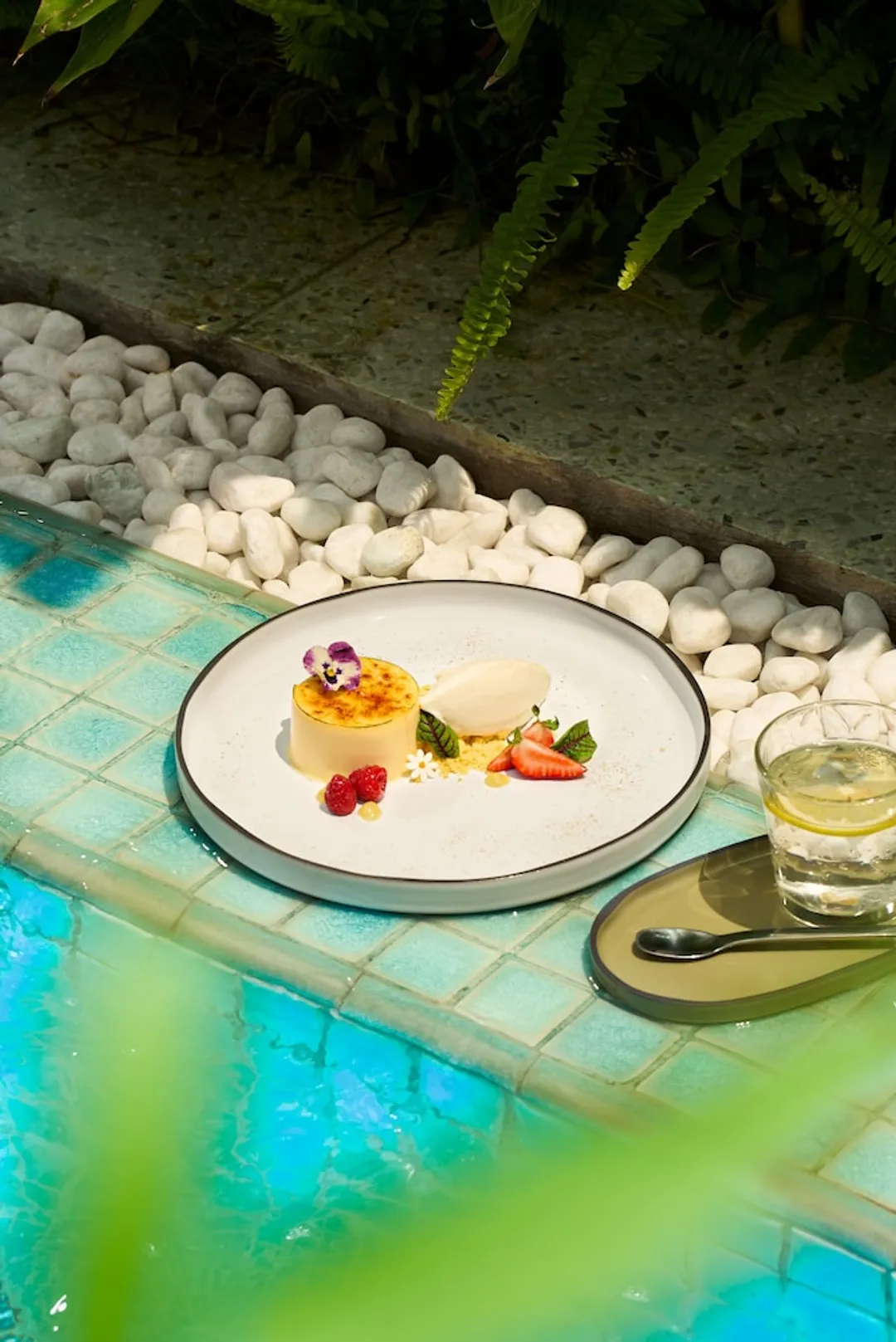 Movenpick Hotel Hanoi Centre-Executive Twin Room, Club Lounge Access (Complimentary Daily Chocolate Hour)-3