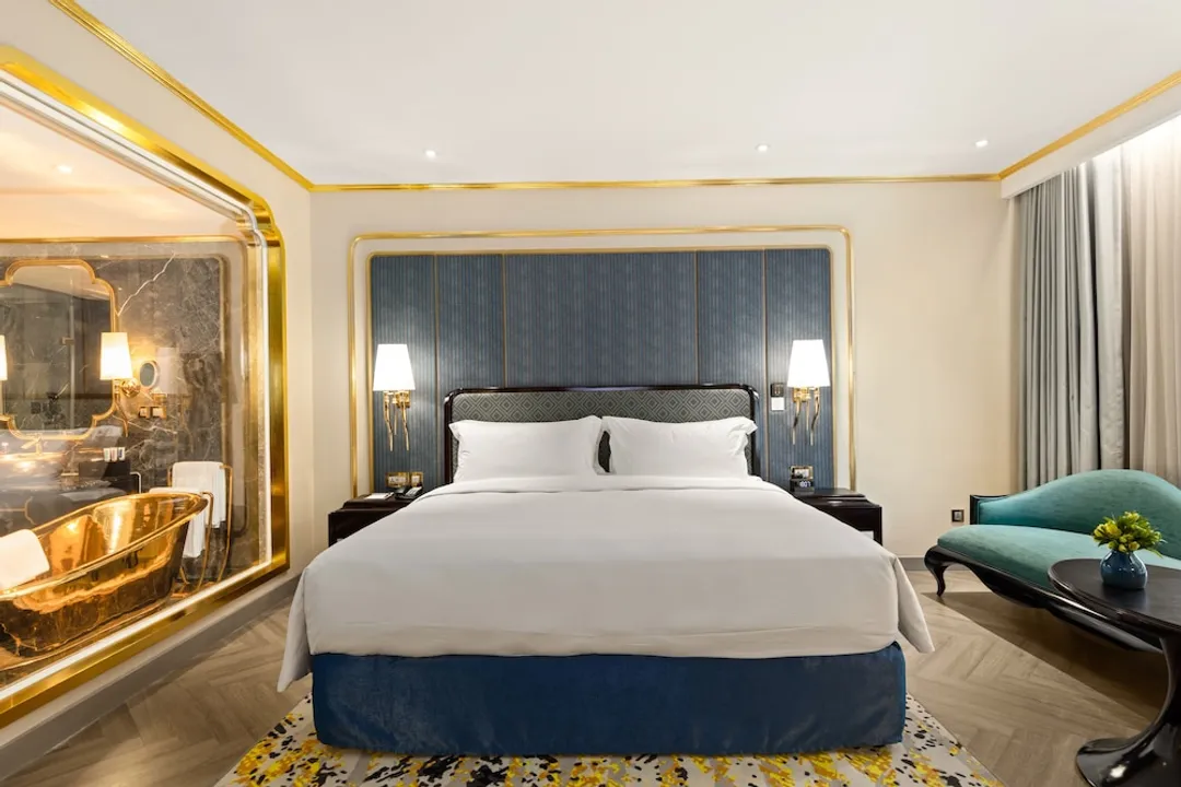 Dolce by Wyndham Hanoi Golden Lake-Deluxe Room (Golden)-3