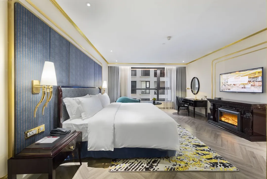 Dolce by Wyndham Hanoi Golden Lake-Deluxe Room (Golden)-2