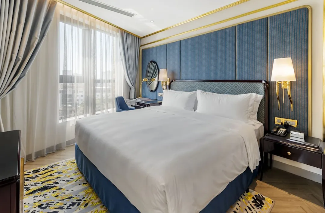 Dolce by Wyndham Hanoi Golden Lake-Deluxe Room (Golden)-4
