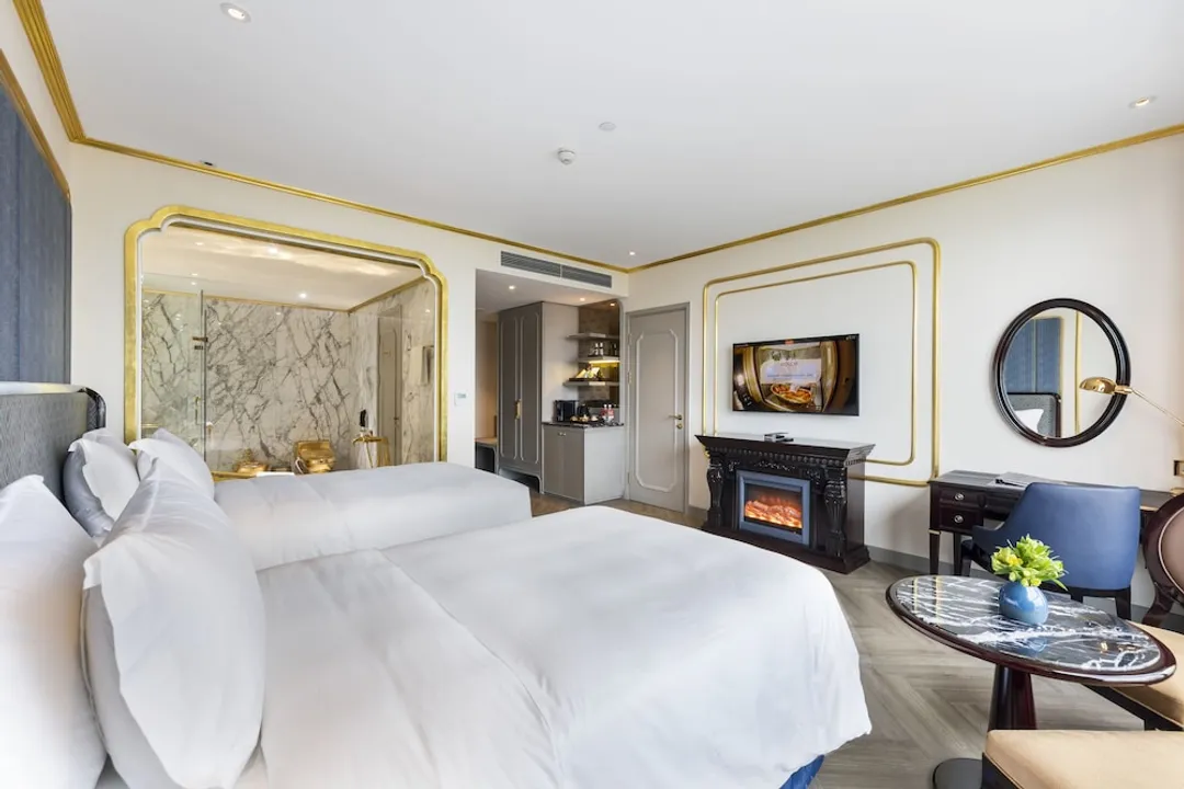 Dolce by Wyndham Hanoi Golden Lake-Executive Twin Room (Golden)-1
