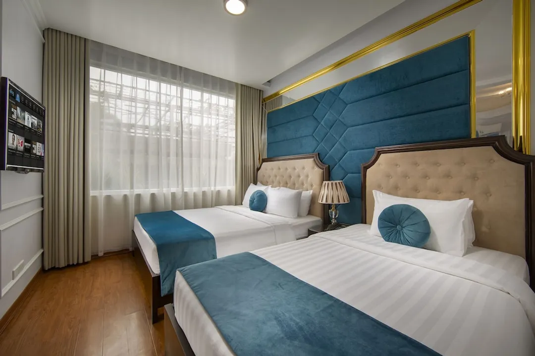 河內皇家宮殿 2 號飯店-皇家套房, 城市景觀 (2 Double and 1 Single Bed)-6