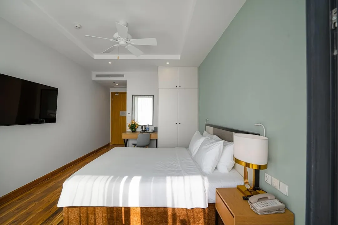 Wyndham Garden Grandworld Phu Quoc-Superior Room, 1 King Bed, Pool View-4
