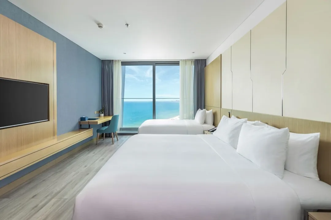 Awaken Danang Hotel-Premier Triple Partial Sea View with Balcony-3