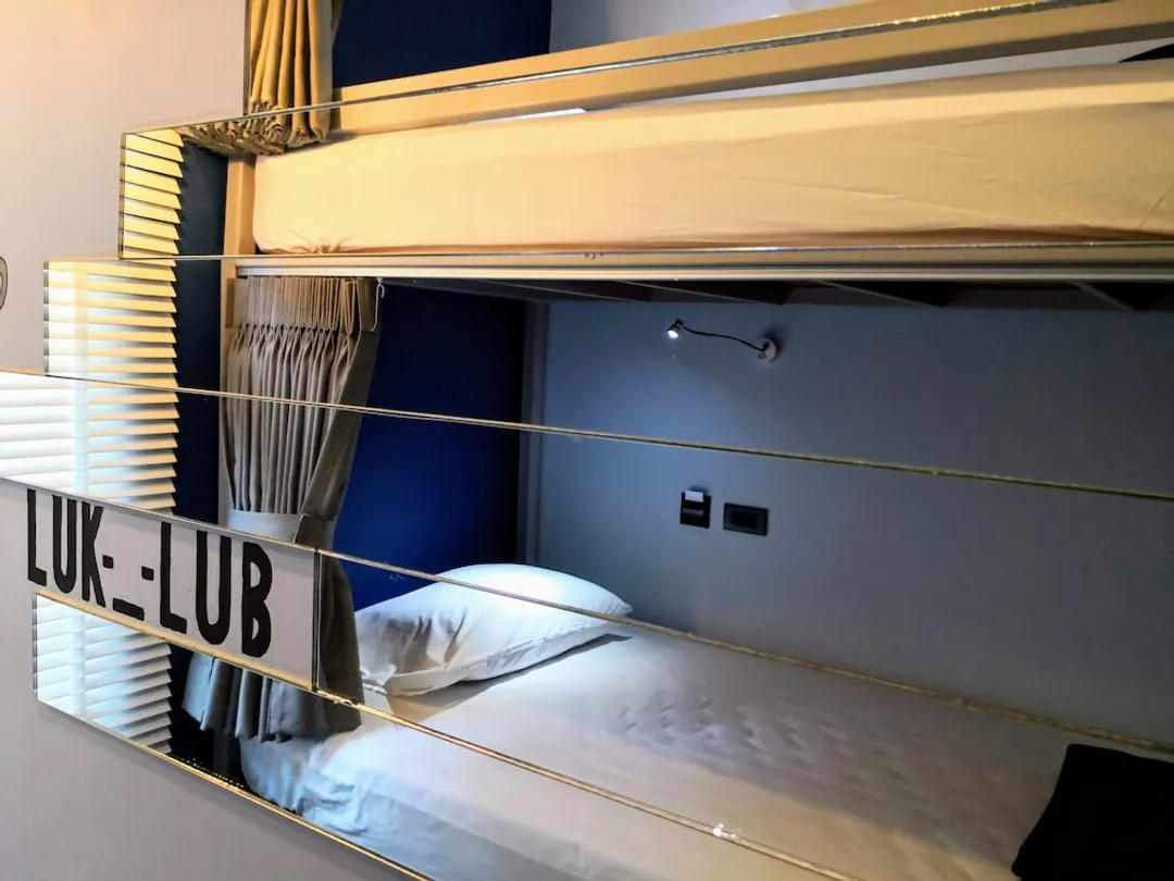 アスリープ バイ ランタナ-Private Room for Two Persons with Bunk Bed-23
