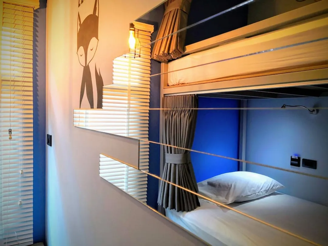 アスリープ バイ ランタナ-Private Room for Two Persons with Bunk Bed-6