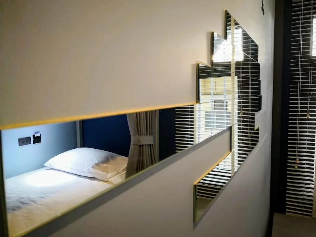アスリープ バイ ランタナ-Private Room for Two Persons with Bunk Bed-5