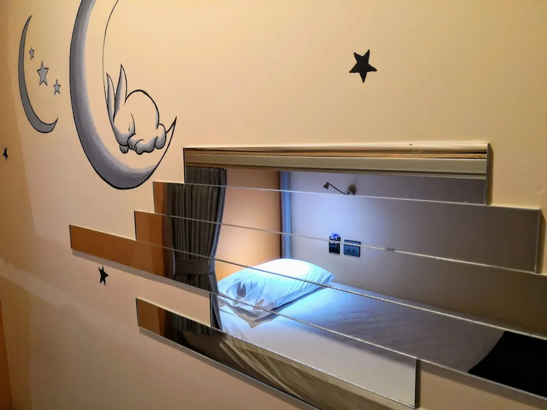 アスリープ バイ ランタナ-Private Room for Two Persons with Bunk Bed-31