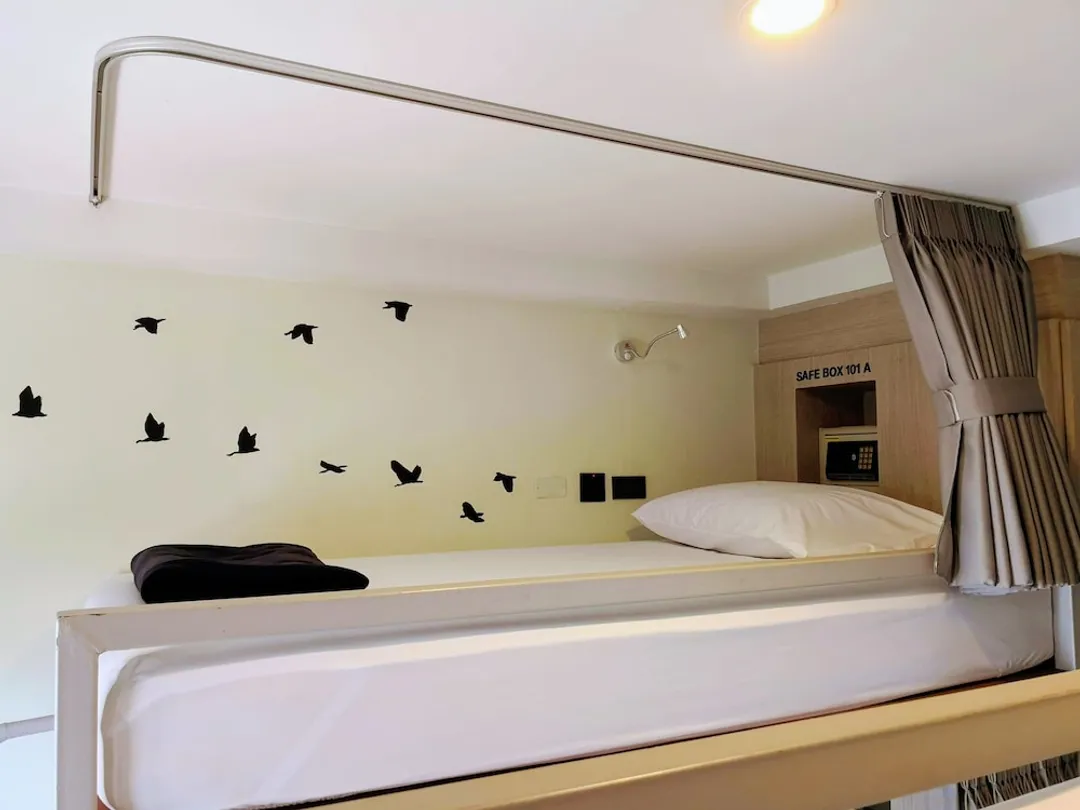 アスリープ バイ ランタナ-Private Room for Two Persons with Bunk Bed-7