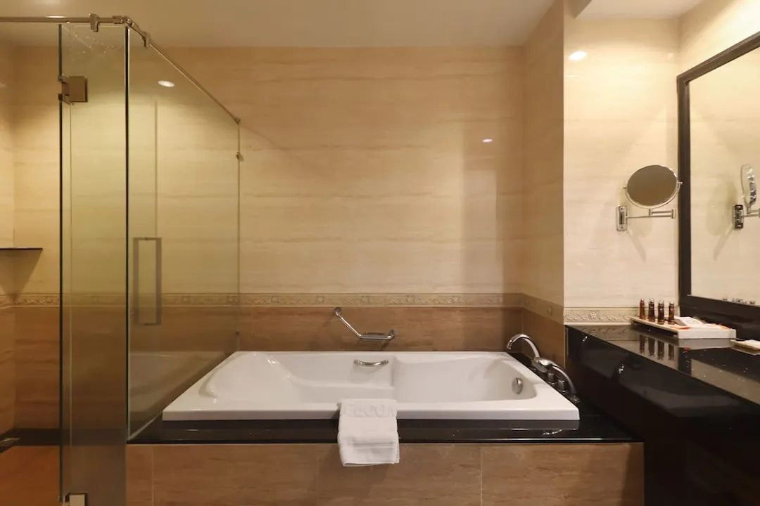 웰컴 월드 비치프론트 리조트-Deluxe Double - High Floor North Wing-9