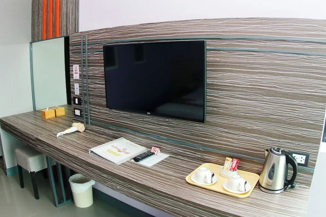 Arthitaya Green Nature Hotel & Lakkhana-Superior Double Room, Balcony, Garden View-4