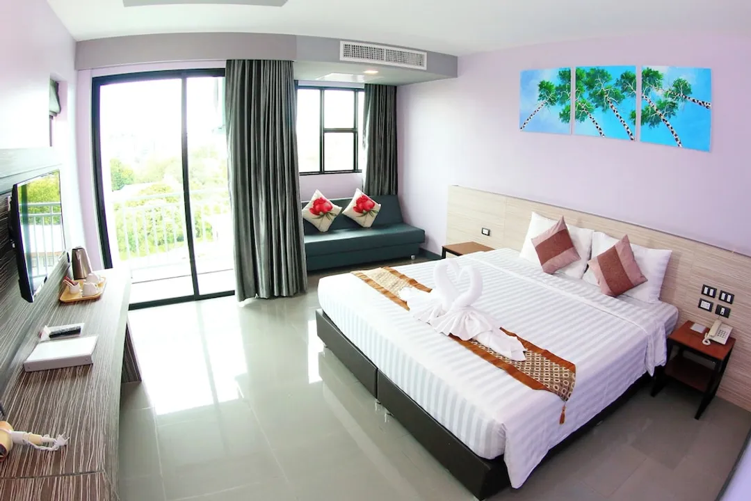 Arthitaya Green Nature Hotel & Lakkhana-Superior Double Room, Balcony, Garden View-2