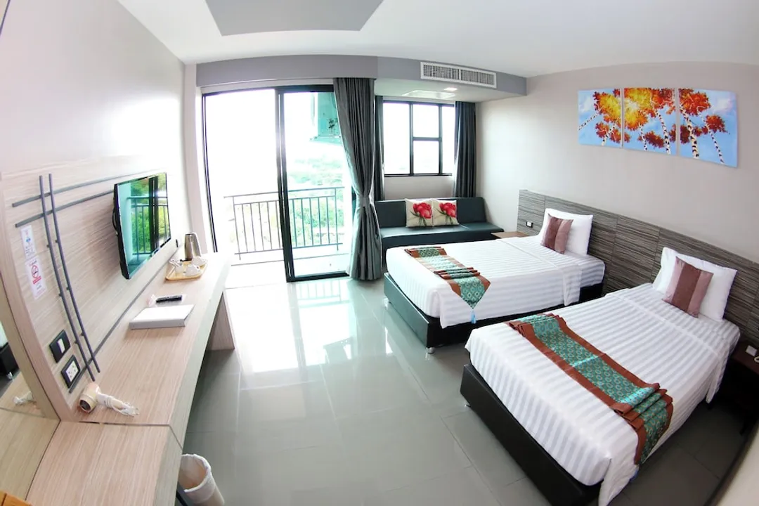 Arthitaya Green Nature Hotel & Lakkhana-Superior Twin Room, Balcony, City View-2