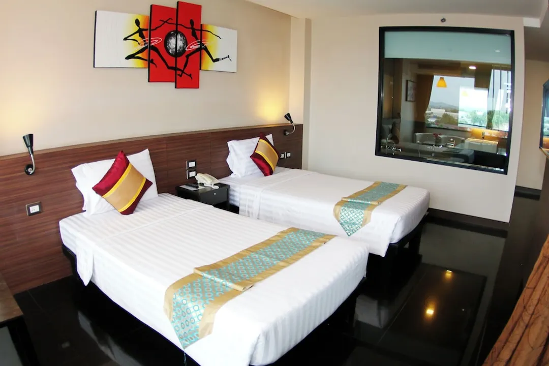 Arthitaya Green Nature Hotel & Lakkhana-Deluxe Twin Room, Balcony, Garden View-3