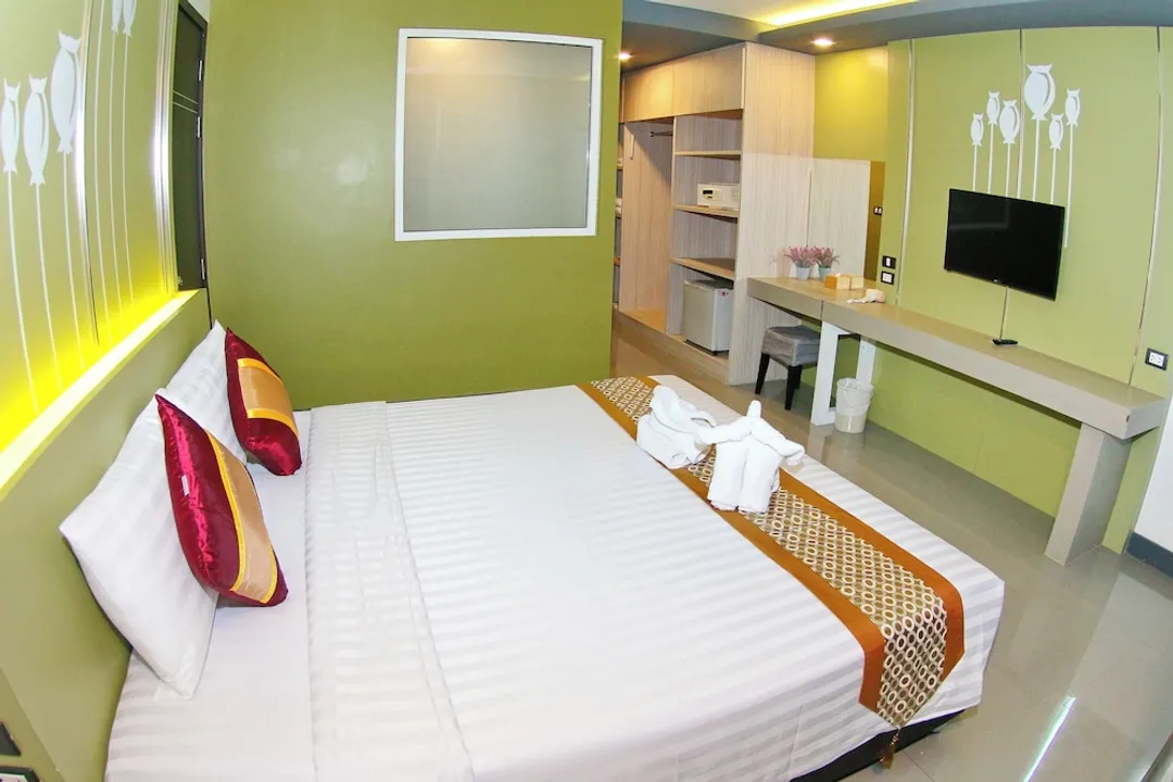 Arthitaya Green Nature Hotel & Lakkhana-Junior Double Room, Balcony, Garden View-2