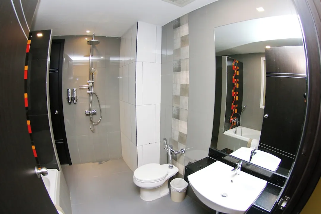 Arthitaya Green Nature Hotel & Lakkhana-Junior Double Room, Balcony, Garden View-8