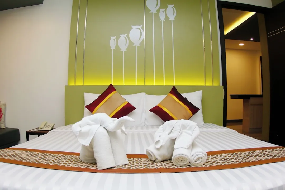 Arthitaya Green Nature Hotel & Lakkhana-Junior Double Room, Balcony, Garden View-1