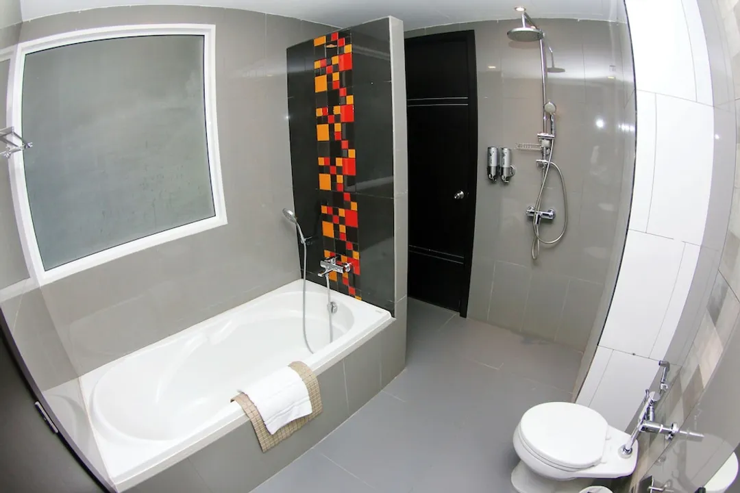 Arthitaya Green Nature Hotel & Lakkhana-Junior Double Room, Balcony, Garden View-7